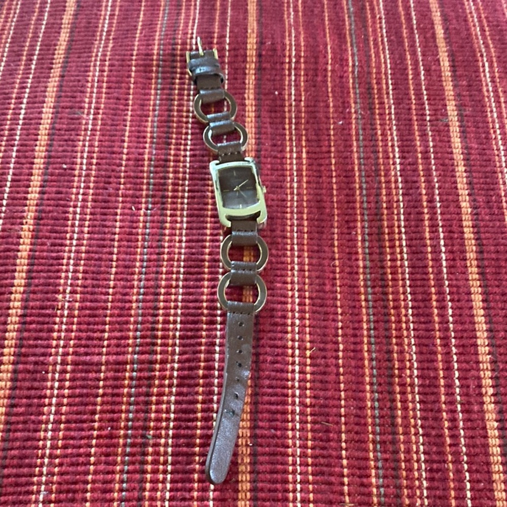 Vintage Traditions Elegant Brown Leather Women's Watch * needs battery